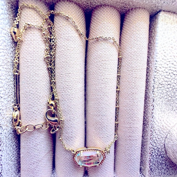 KENDRA SCOTT Elisa Gold Pendant Necklace In Dichroic Glass - Picture 3 of 8